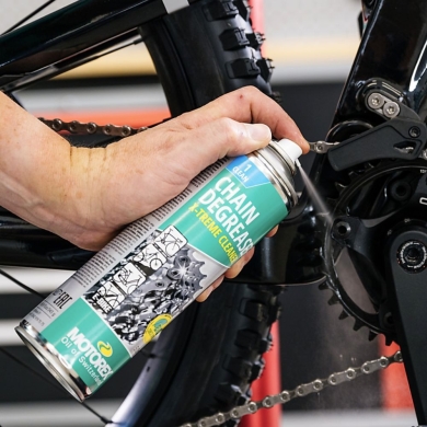 Odtłuszczacz do łańcucha Motorex Chain Degreaser Spray