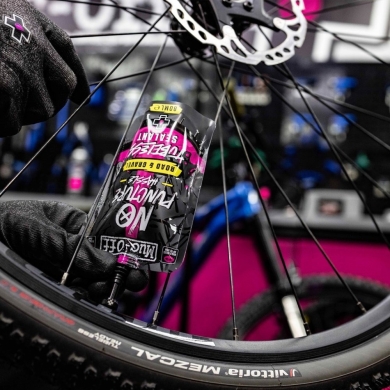 Mleczko uszczelniające Muc-Off Road & Gravel Tubeless Sealant