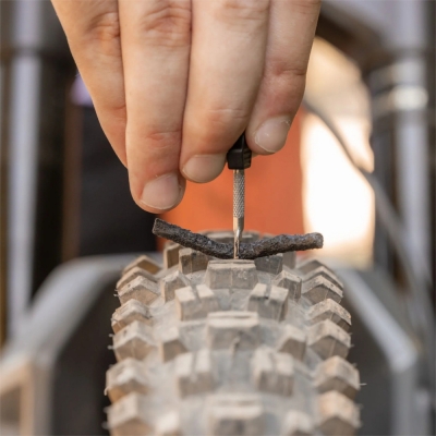Łyżki do opon Crank Brothers S.O.S. Tire Lever + Plug Tool