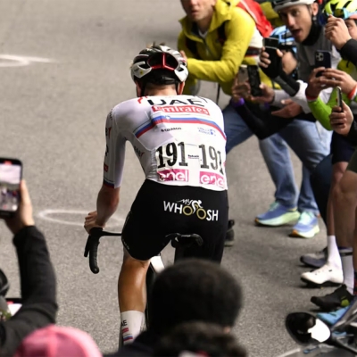 Kask rowerowy MET Trenta 3K Carbon MIPS UAE Teams Emirates Edition