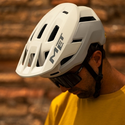 Kask rowerowy MET Terrae MIPS biały