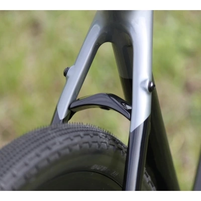 Rower gravel Accent Freak Carbon v2 GRX czarno-szary
