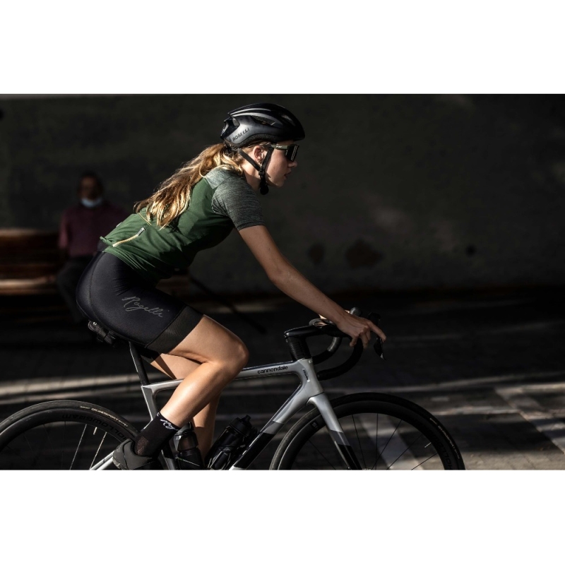 Spodenki rowerowe damskie z szelkami Rogelli Essential II czarne