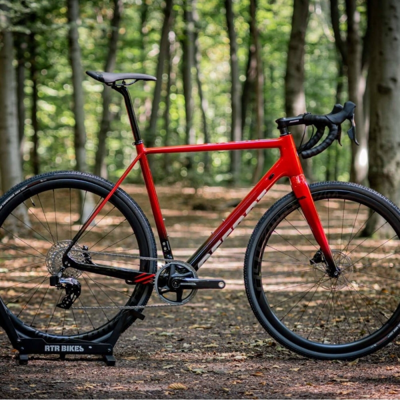 Rower gravel Accent CX-One Carbon Force AXS czerwono-czarny