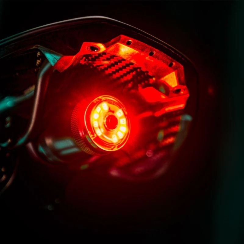 Lampka tylna pod siodełko Lezyne Ai Alert 250