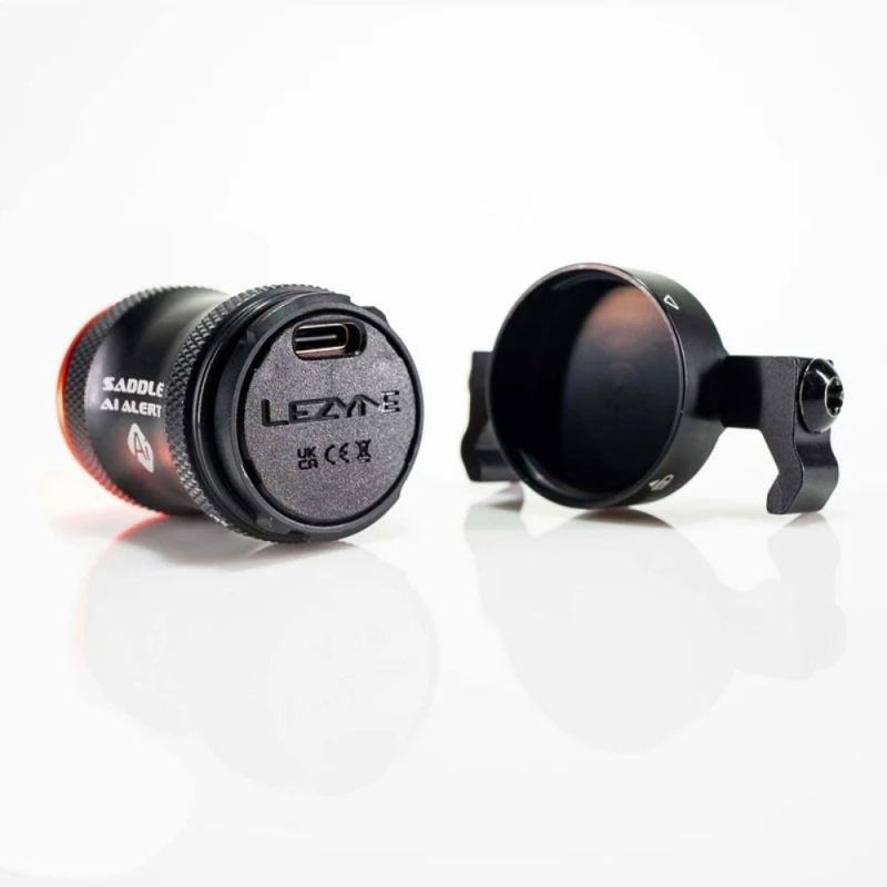 Lampka tylna pod siodełko Lezyne Ai Alert 250