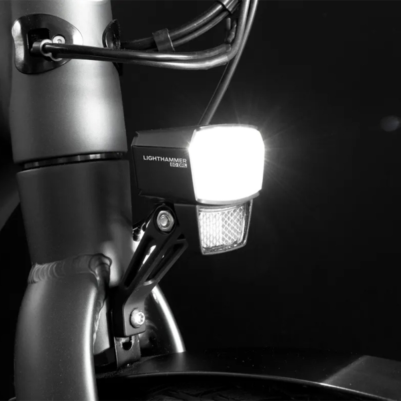 Lampka przednia Trelock LS 835-T Lighthammer dynamo