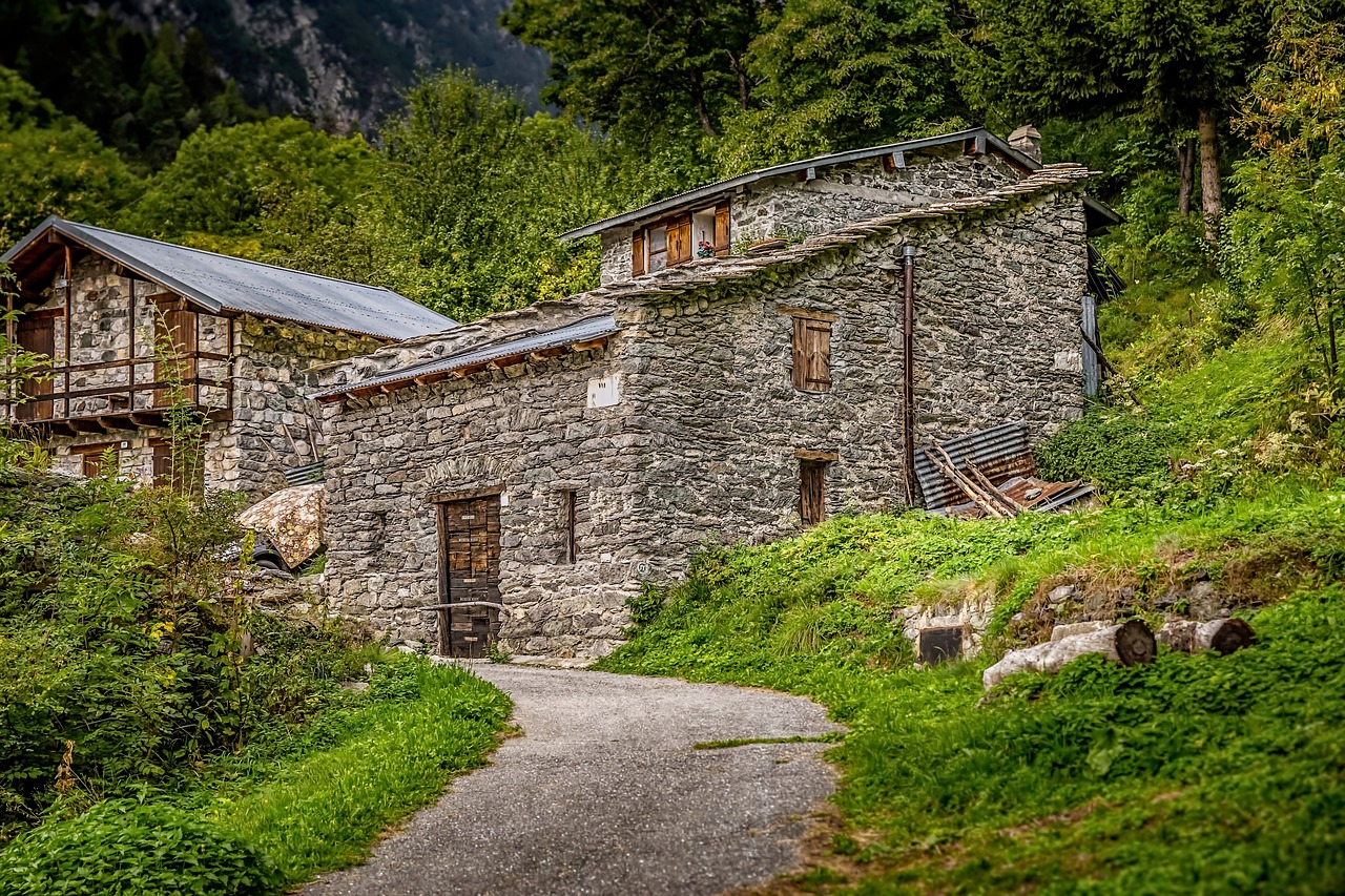 piemont budynki na zboczu gór