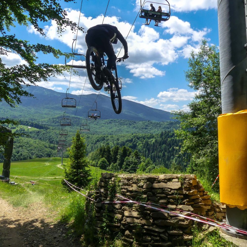 Skoki na rowerze w Bike Park Mosorny Groń też są przewidziane