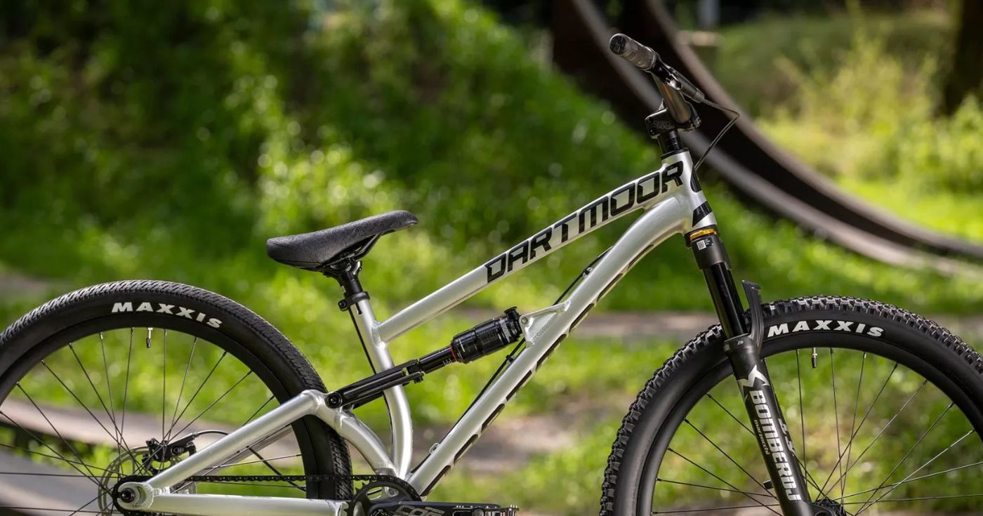 Sztyca rowerowa w rowerze dirtowym