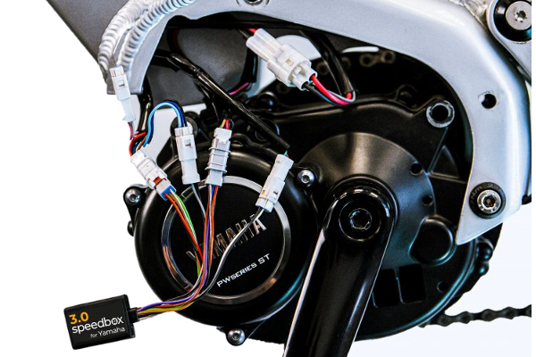 Chip SpeedBox 3.0 podłączony do silnika Yamaha